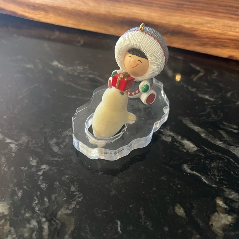 Hallmark Holiday 1987 Frosty Friends Ornament #8 Eskimo and Seal First Edition